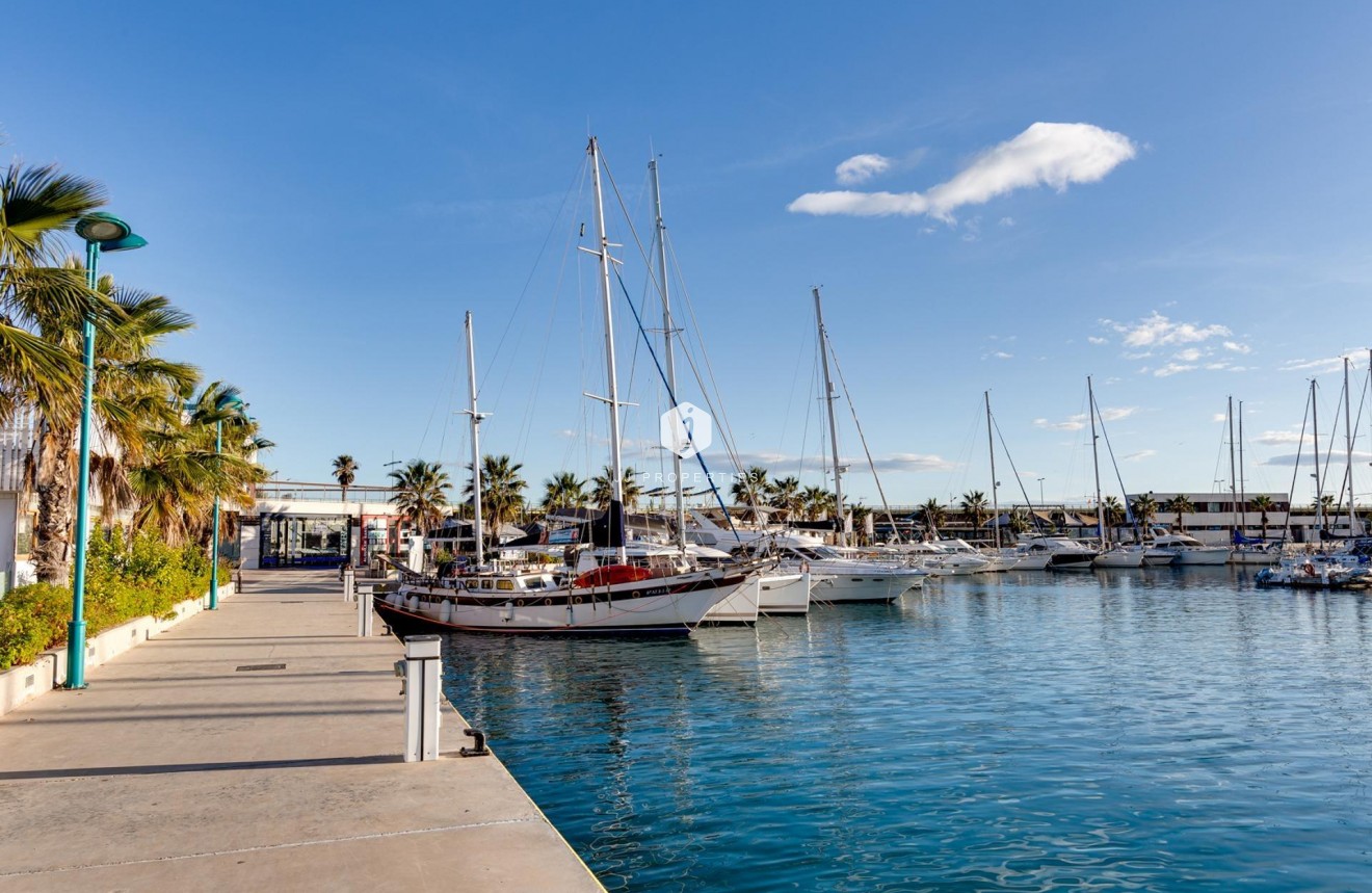 Tweedehands - Appartement / flat -
Torrevieja - Playa del Cura