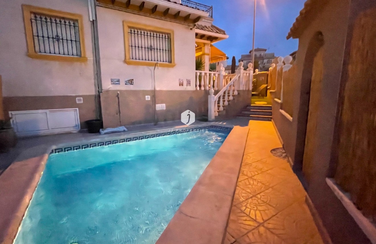 Tweedehands - Chalet -
Orihuela Costa - Costa Blanca