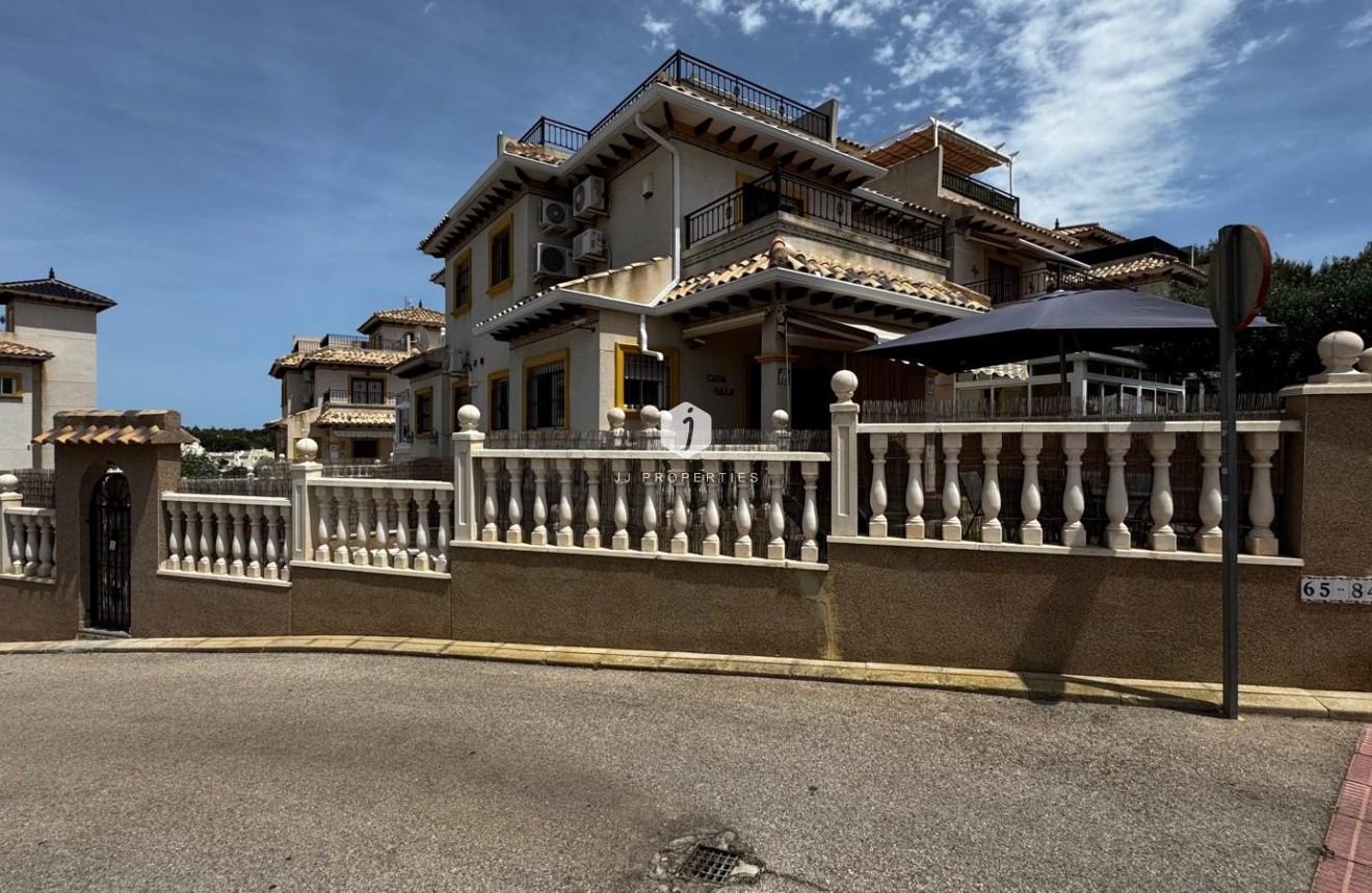 Tweedehands - Chalet -
Orihuela Costa - Costa Blanca