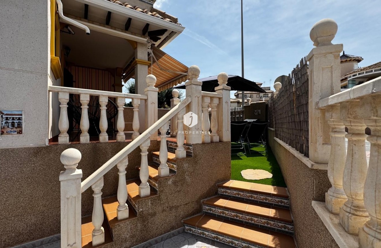 Tweedehands - Chalet -
Orihuela Costa - Costa Blanca