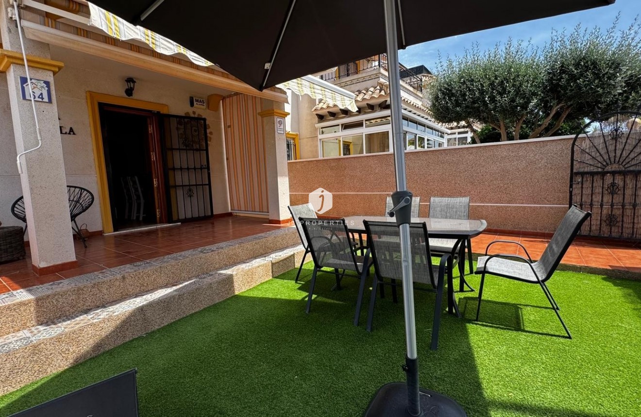 Tweedehands - Chalet -
Orihuela Costa - Costa Blanca