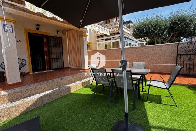 Tweedehands - Chalet -
Orihuela Costa - Costa Blanca