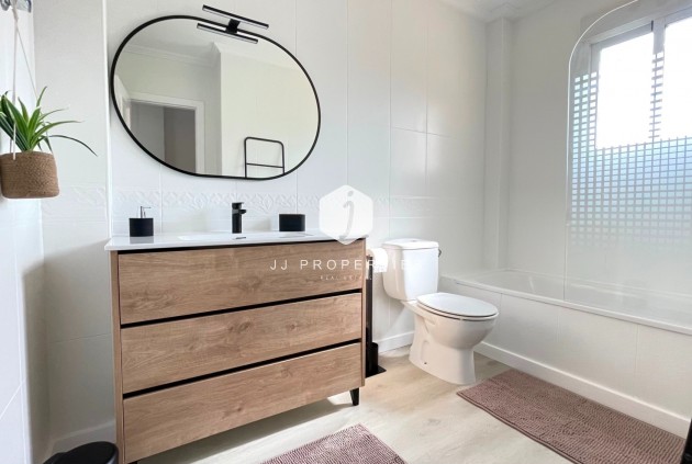 Tweedehands - Chalet -
Orihuela Costa - Costa Blanca