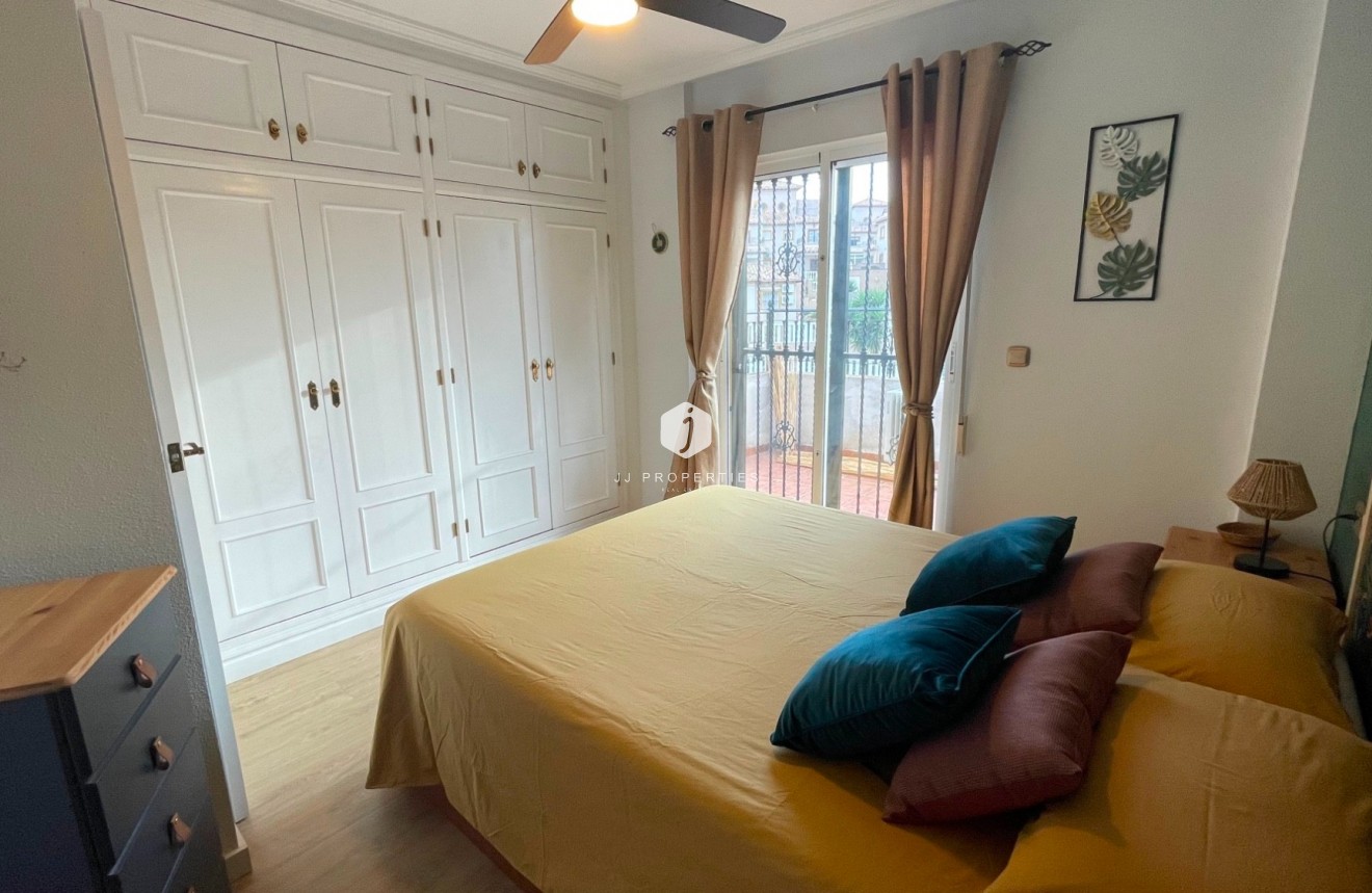 Tweedehands - Chalet -
Orihuela Costa - Costa Blanca