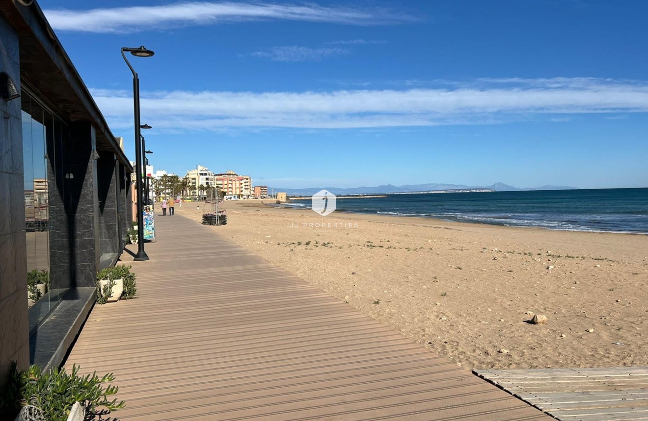 Tweedehands - Chalet -
Torrevieja - La Mata