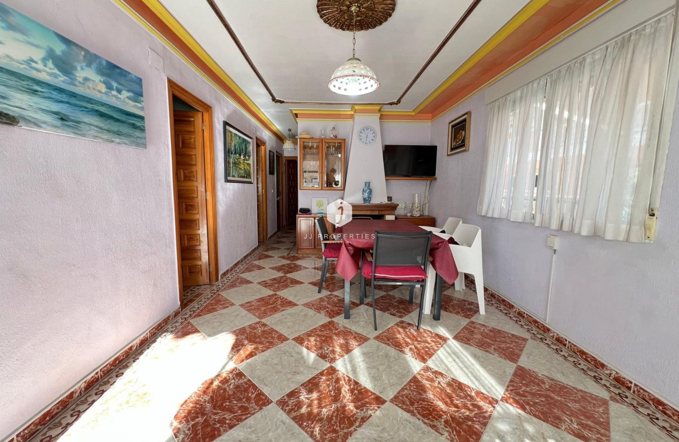 Tweedehands - Chalet -
Torrevieja - La Mata