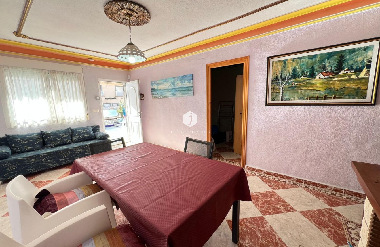 Tweedehands - Chalet -
Torrevieja - La Mata