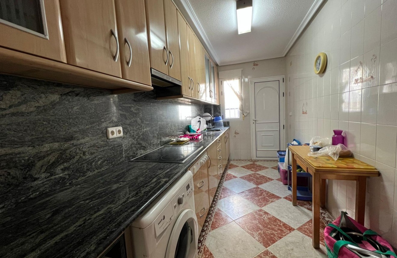 Tweedehands - Chalet -
Torrevieja - La Mata