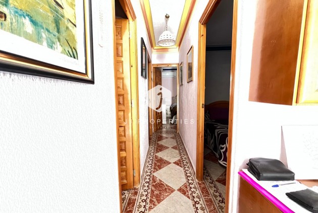 Tweedehands - Chalet -
Torrevieja - La Mata