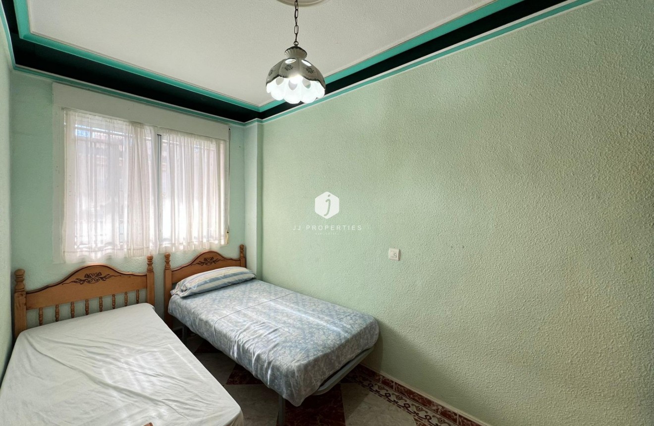 Tweedehands - Chalet -
Torrevieja - La Mata