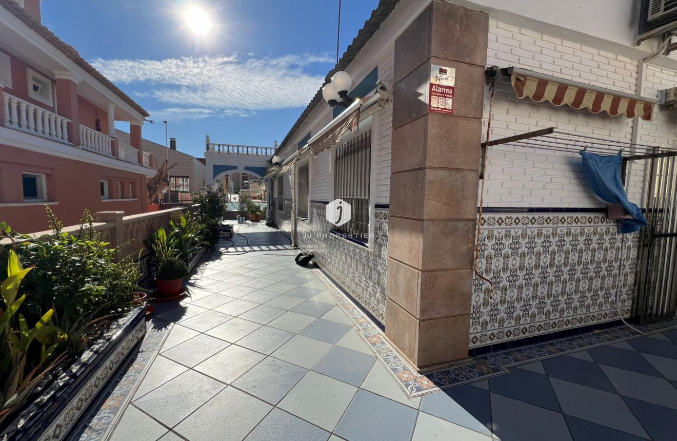 Tweedehands - Chalet -
Torrevieja - La Mata