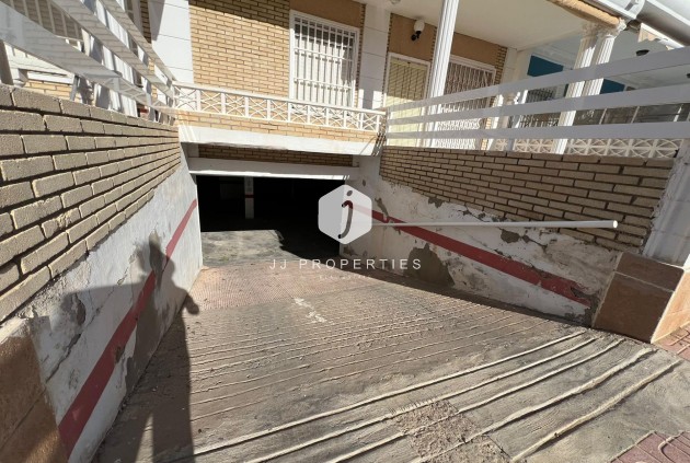 Tweedehands - Chalet -
Torrevieja - La Mata