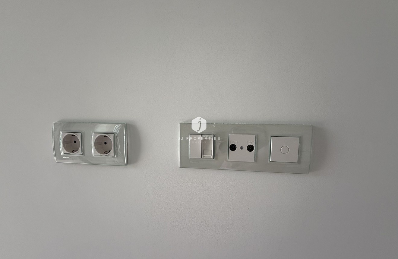 Tweedehands - Penthouse -
San Miguel de Salinas - Inland