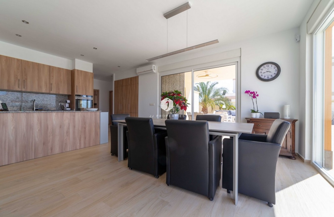 Tweedehands - Villa -
Torrevieja - Costa Blanca