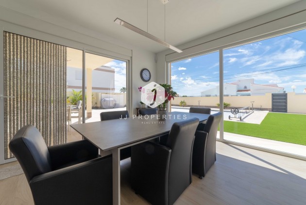 Tweedehands - Villa -
Torrevieja - Costa Blanca