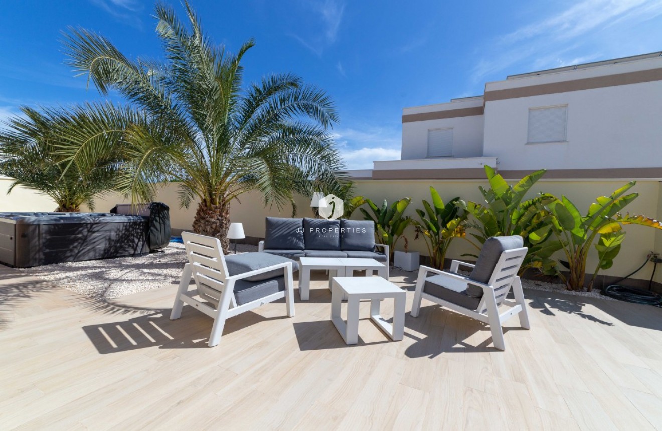 Tweedehands - Villa -
Torrevieja - Costa Blanca