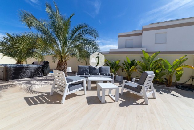 Tweedehands - Villa -
Torrevieja - Costa Blanca