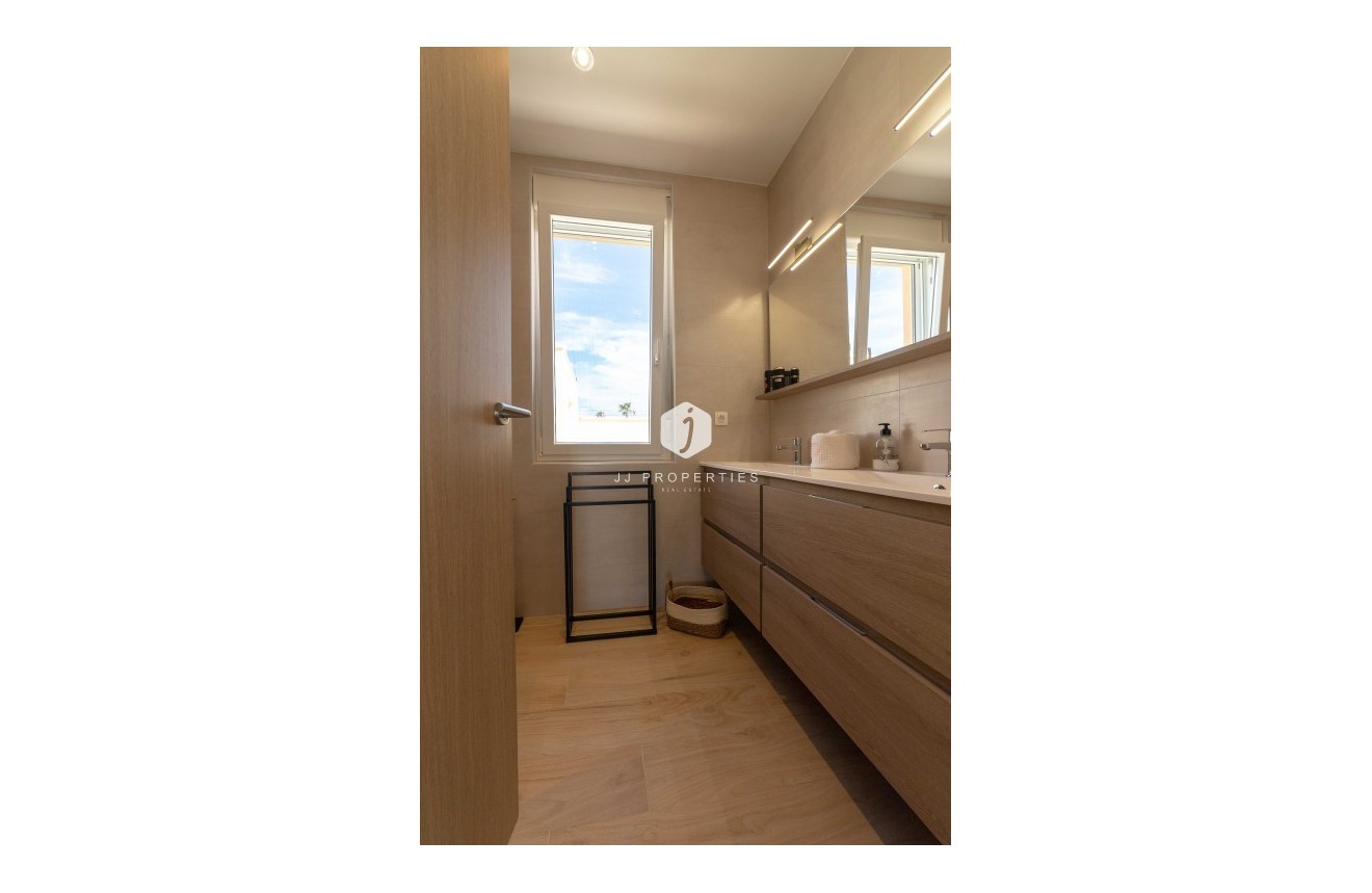 Tweedehands - Villa -
Torrevieja - Costa Blanca