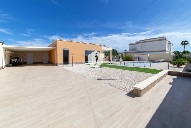 Tweedehands - Villa -
Torrevieja - Costa Blanca