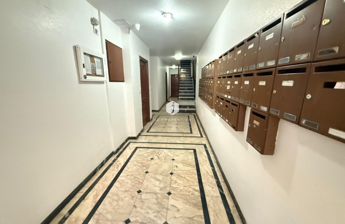 Tweedehands - Appartement / flat -
Torrevieja - Playa del Cura