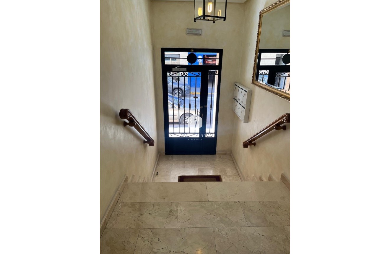 Aus zweiter Hand - Wohnung -
Almoradí