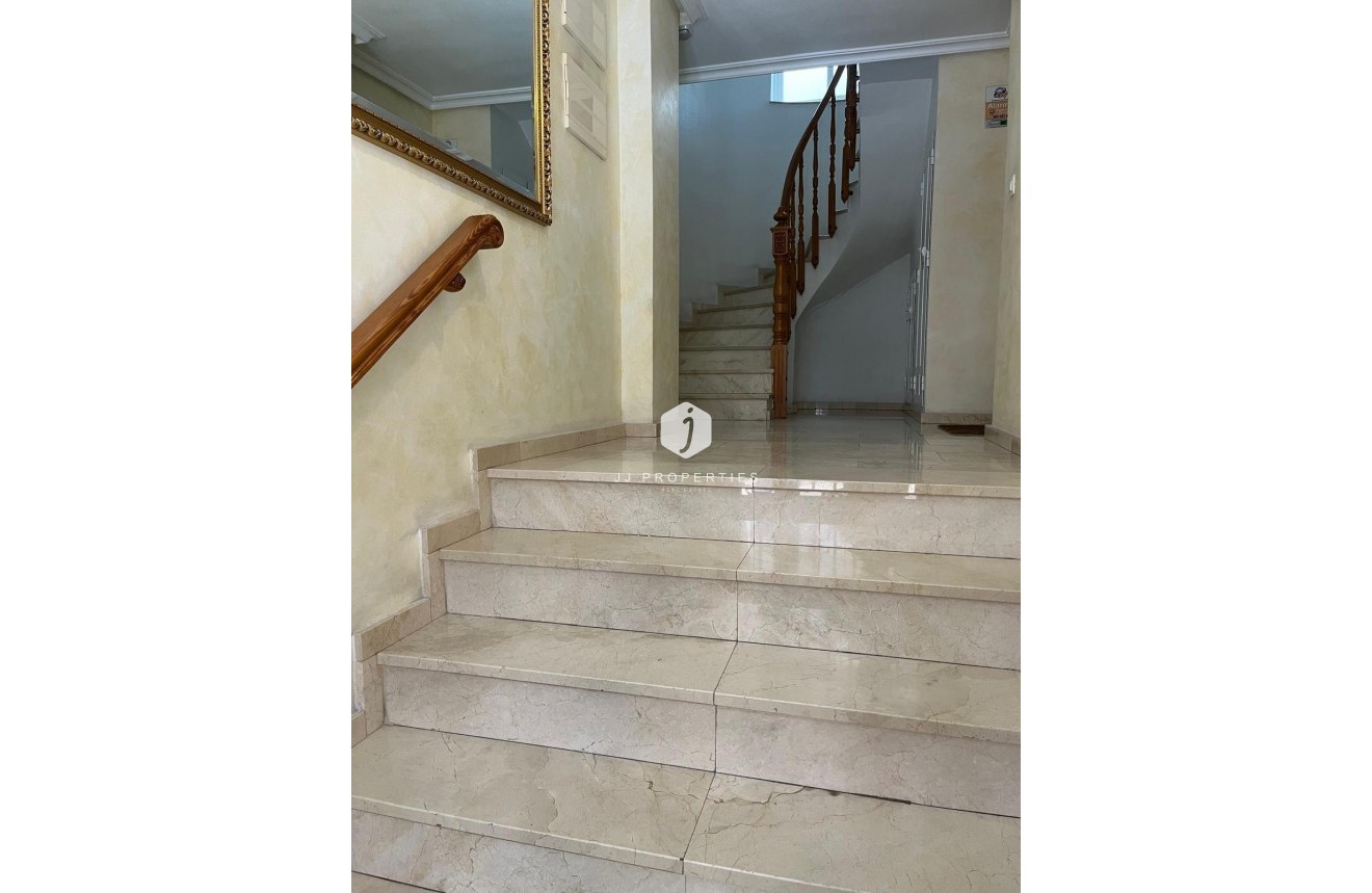 Aus zweiter Hand - Wohnung -
Almoradí