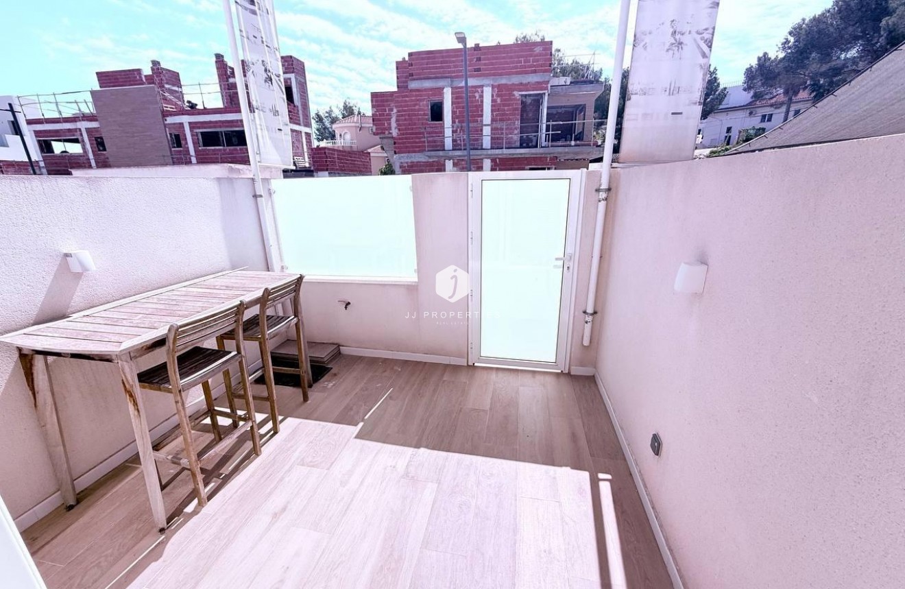 Tweedehands - Chalet -
Orihuela Costa - Las Filipinas