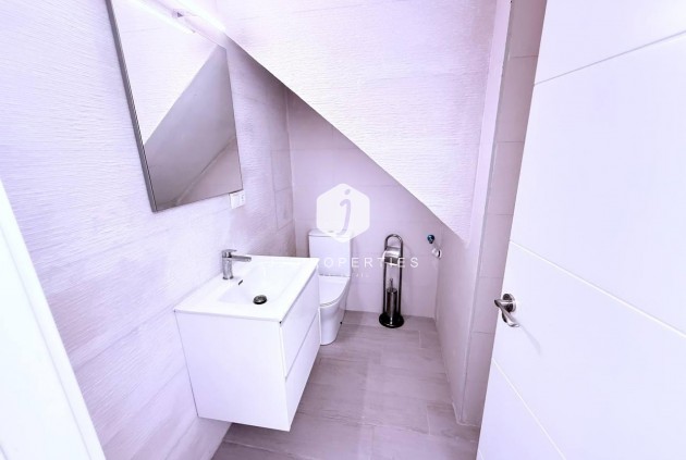 Tweedehands - Chalet -
Orihuela Costa - Las Filipinas