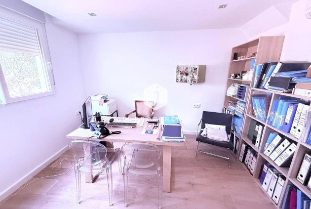 Tweedehands - Chalet -
Orihuela Costa - Las Filipinas