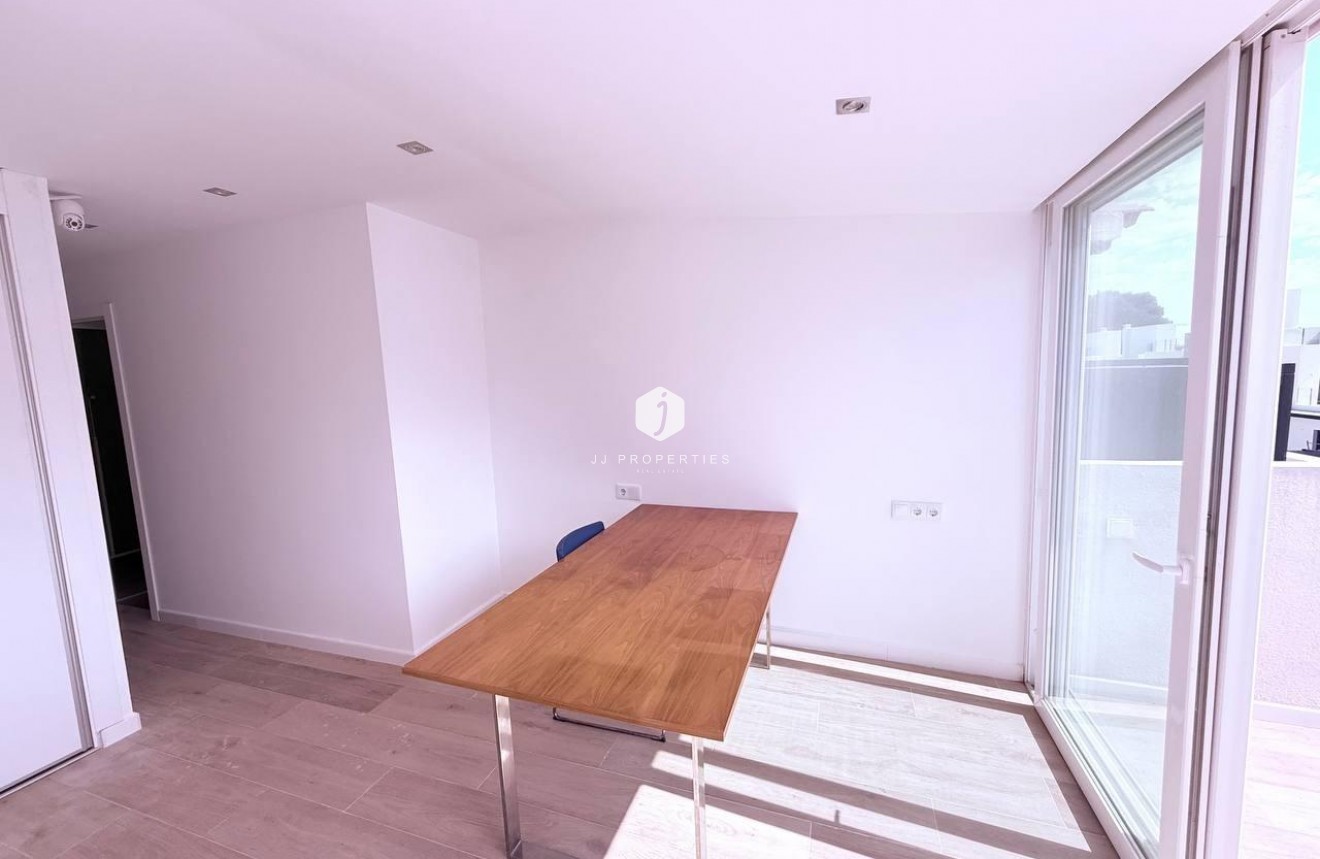 Tweedehands - Chalet -
Orihuela Costa - Las Filipinas