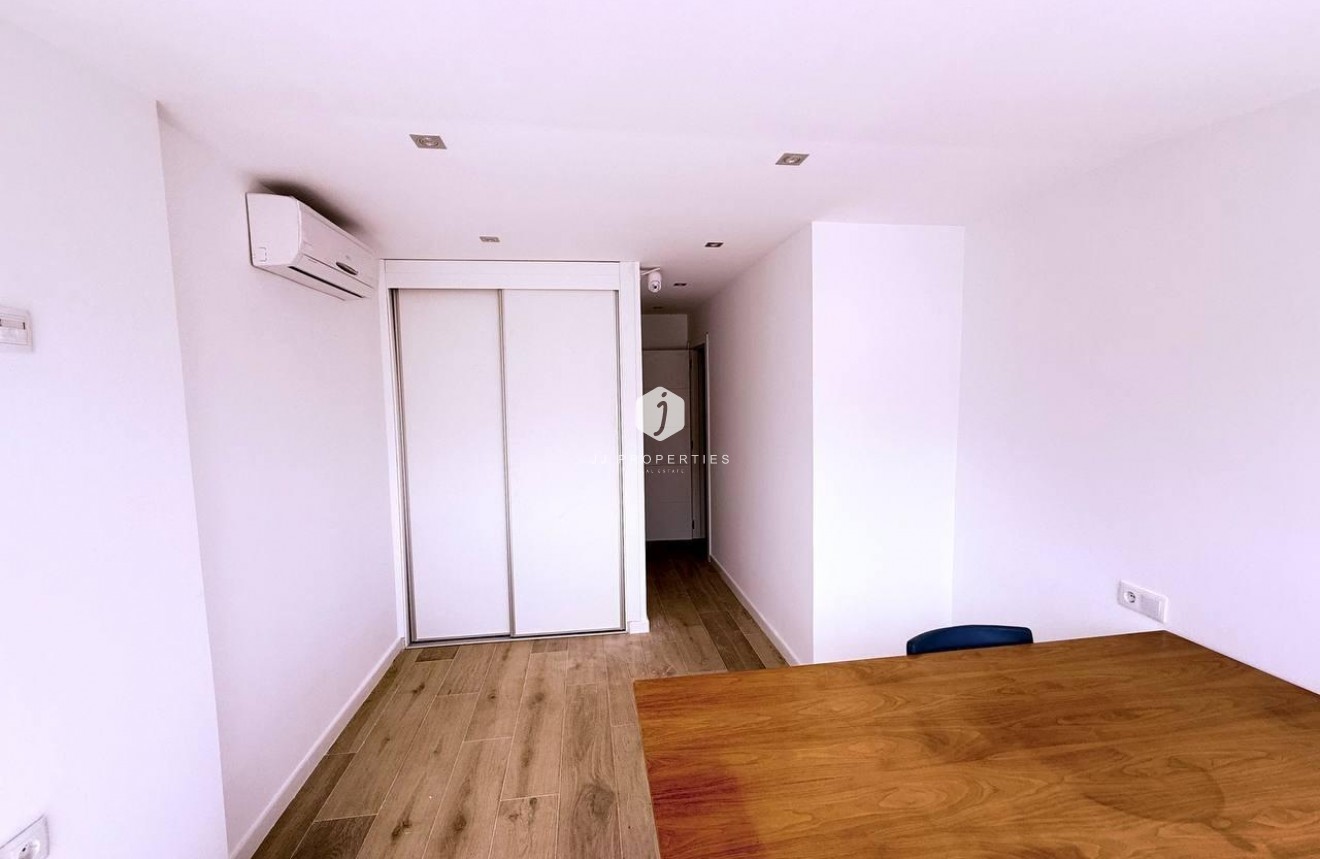 Tweedehands - Chalet -
Orihuela Costa - Las Filipinas