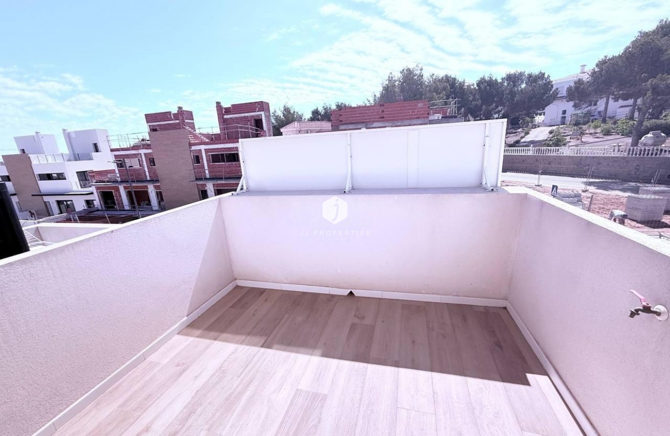 Tweedehands - Chalet -
Orihuela Costa - Las Filipinas