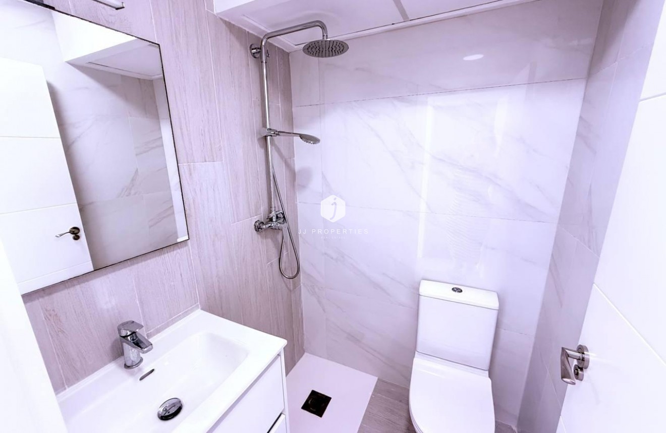 Tweedehands - Chalet -
Orihuela Costa - Las Filipinas