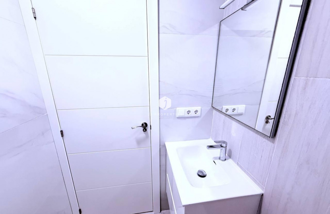 Tweedehands - Chalet -
Orihuela Costa - Las Filipinas