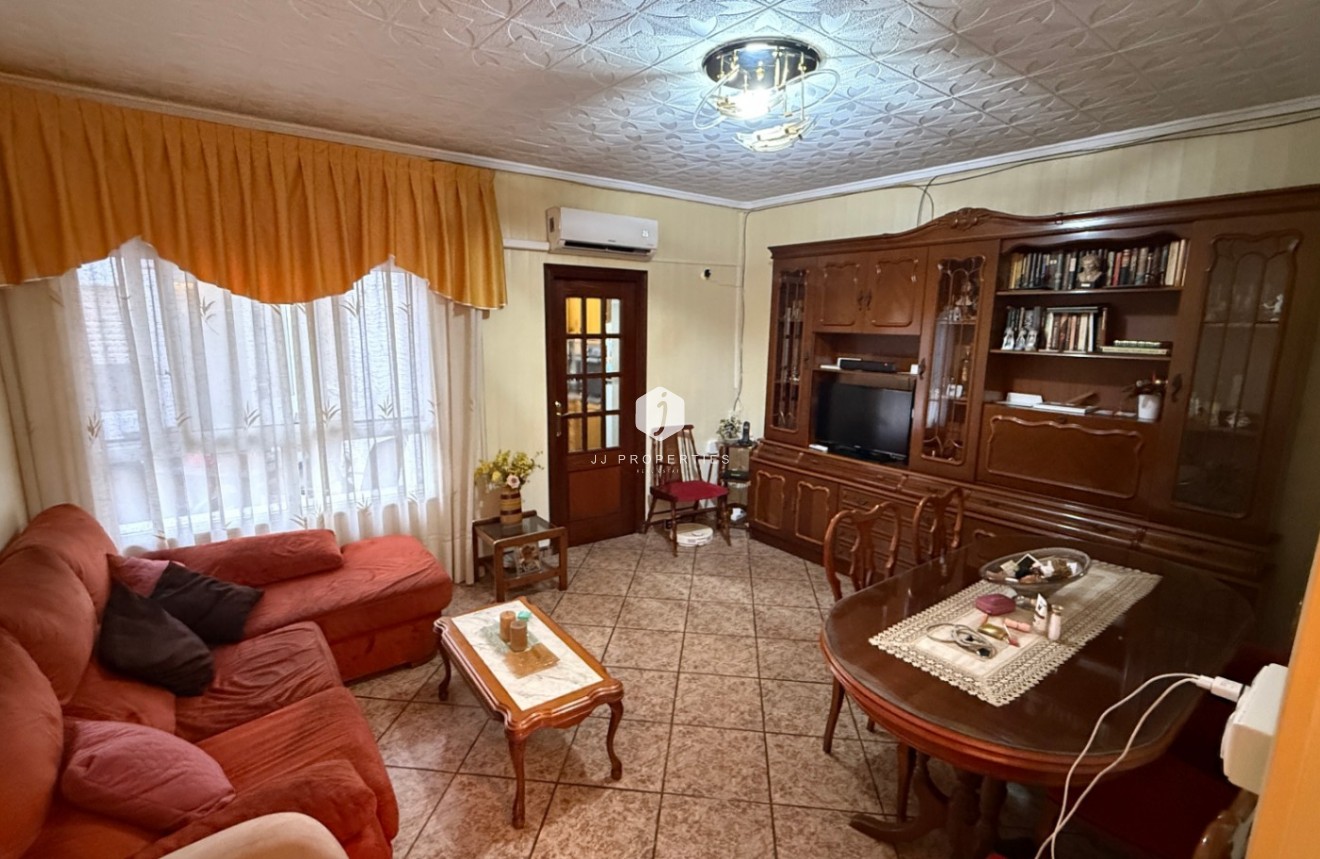 Tweedehands - Chalet -
Torrevieja - Costa Blanca