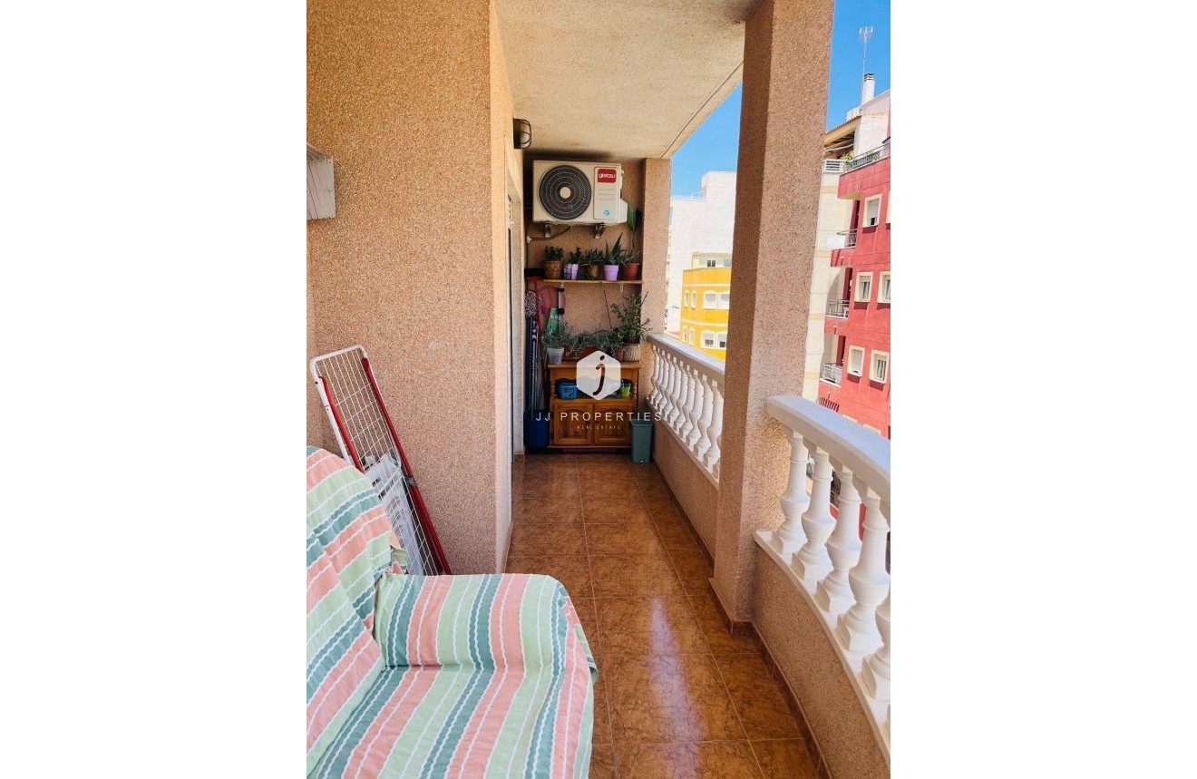 Tweedehands - Appartement / flat -
Torrevieja - El molino