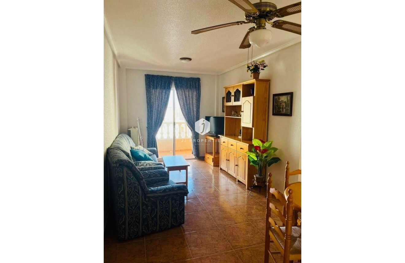 Tweedehands - Appartement / flat -
Torrevieja - El molino