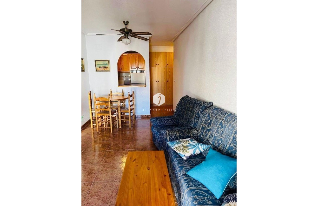 Tweedehands - Appartement / flat -
Torrevieja - El molino