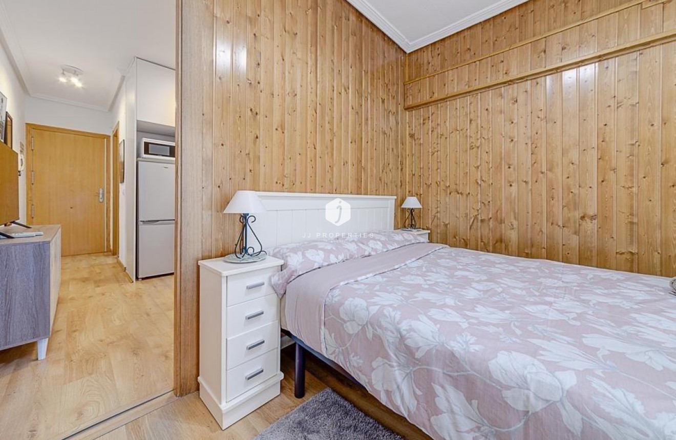 Tweedehands - Appartement / flat -
Torrevieja - Playa de los Locos