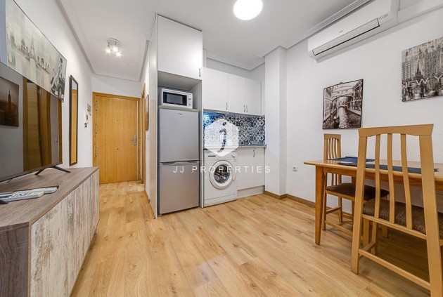 Tweedehands - Appartement / flat -
Torrevieja - Playa de los Locos