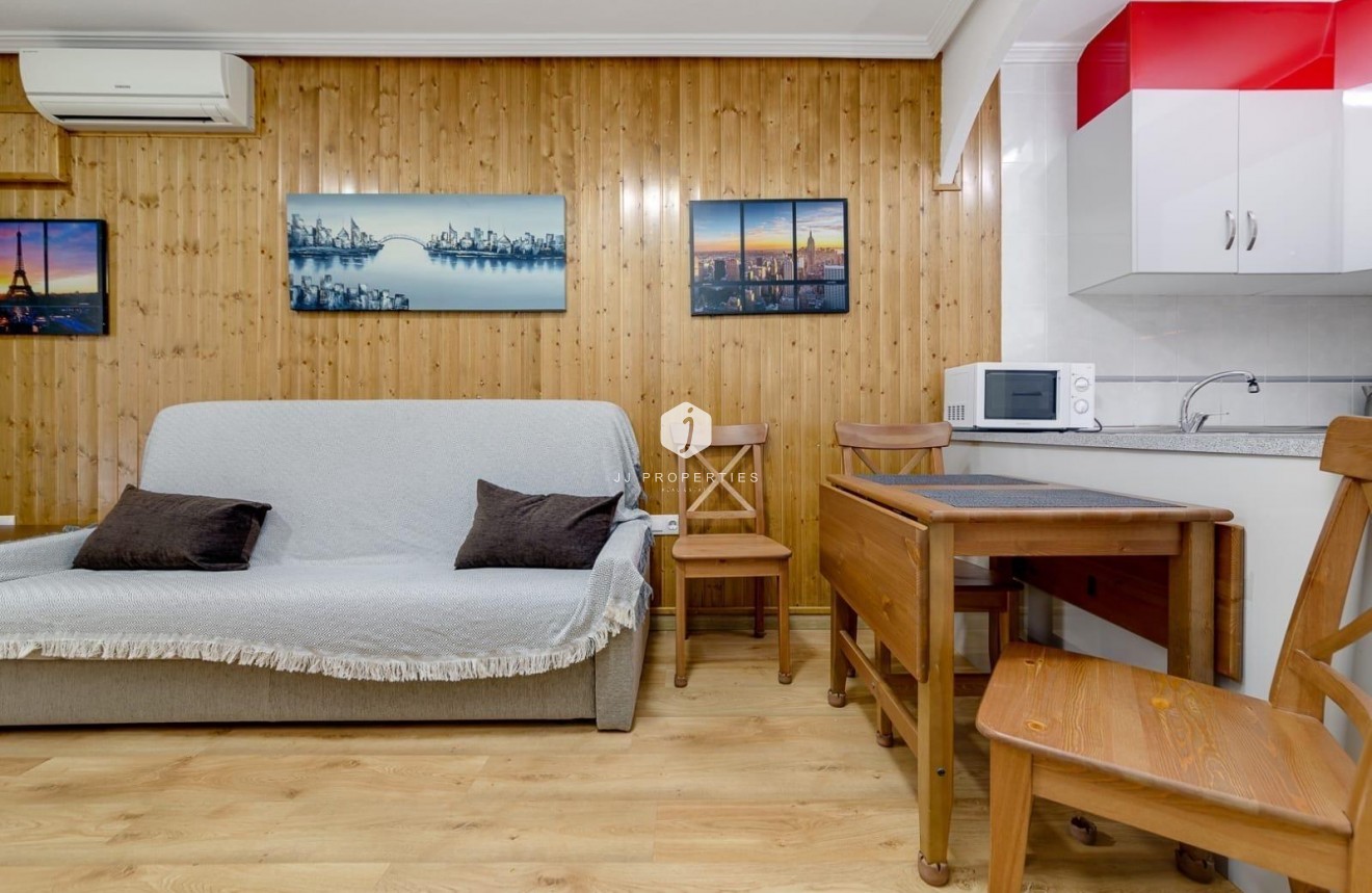 Tweedehands - Appartement / flat -
Torrevieja - Playa de los Locos