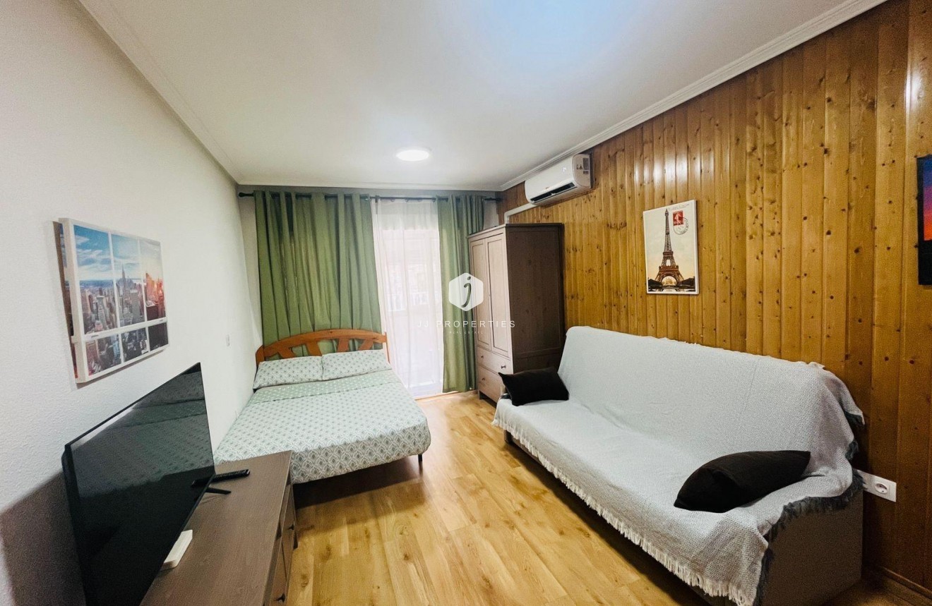 Tweedehands - Appartement / flat -
Torrevieja - Playa de los Locos