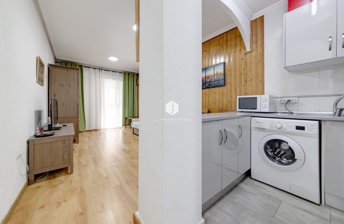 Tweedehands - Appartement / flat -
Torrevieja - Playa de los Locos