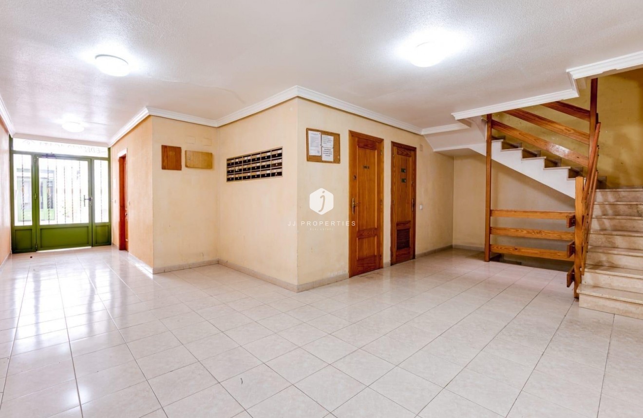 Tweedehands - Appartement / flat -
Torrevieja - Playa de los Locos