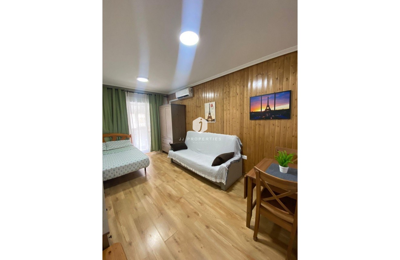 Tweedehands - Appartement / flat -
Torrevieja - Playa de los Locos