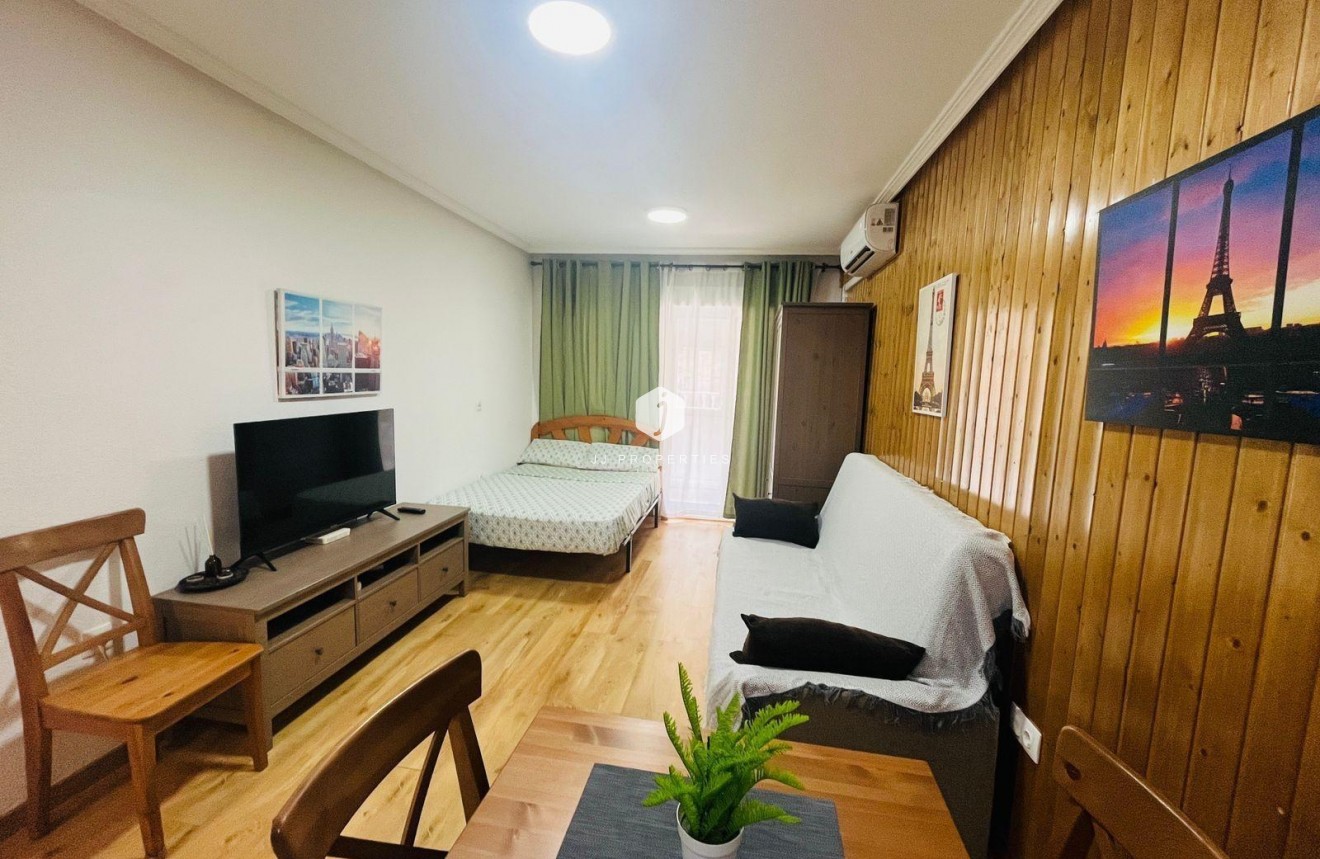 Tweedehands - Appartement / flat -
Torrevieja - Playa de los Locos