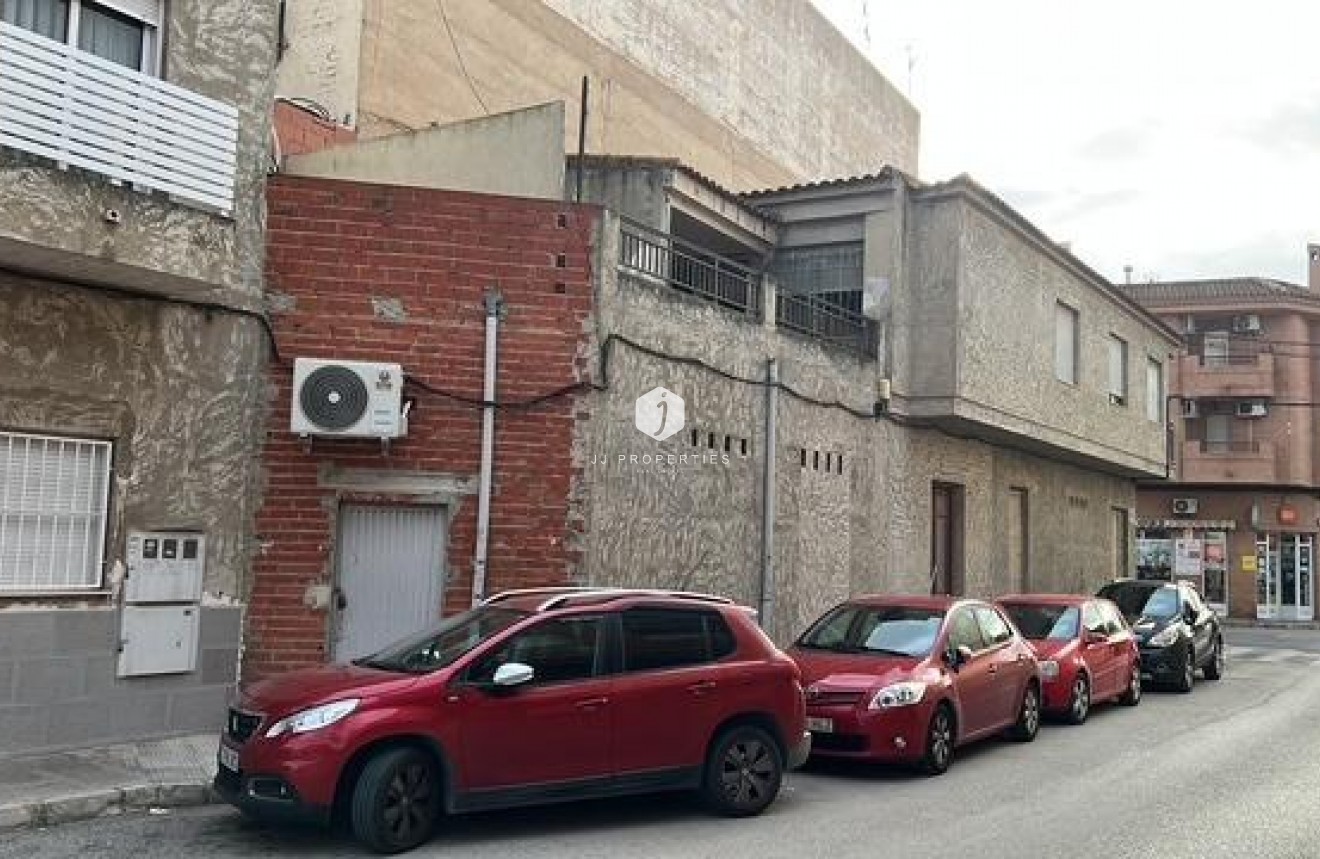 Tweedehands - Chalet -
Catral - Comunidad Valenciana