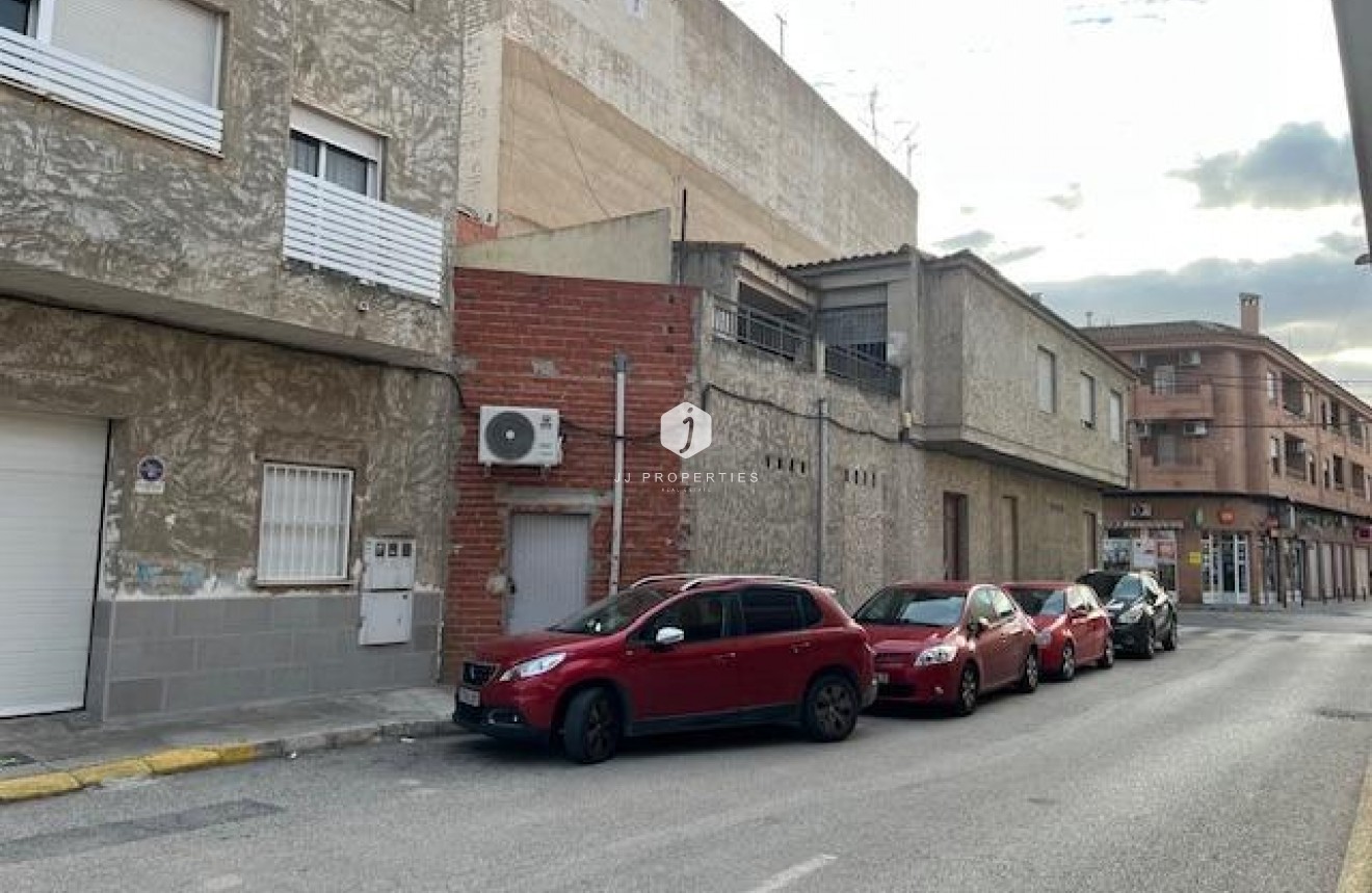 Tweedehands - Chalet -
Catral - Comunidad Valenciana