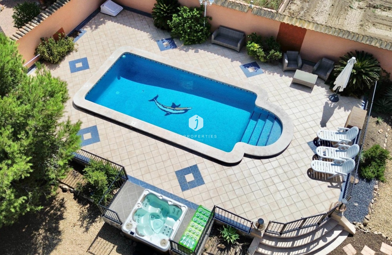 Tweedehands - Villa -
Dolores - Cmno. Escorredor