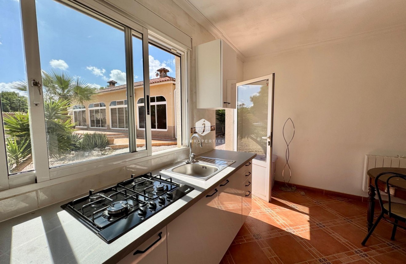 Tweedehands - Villa -
Dolores - Cmno. Escorredor